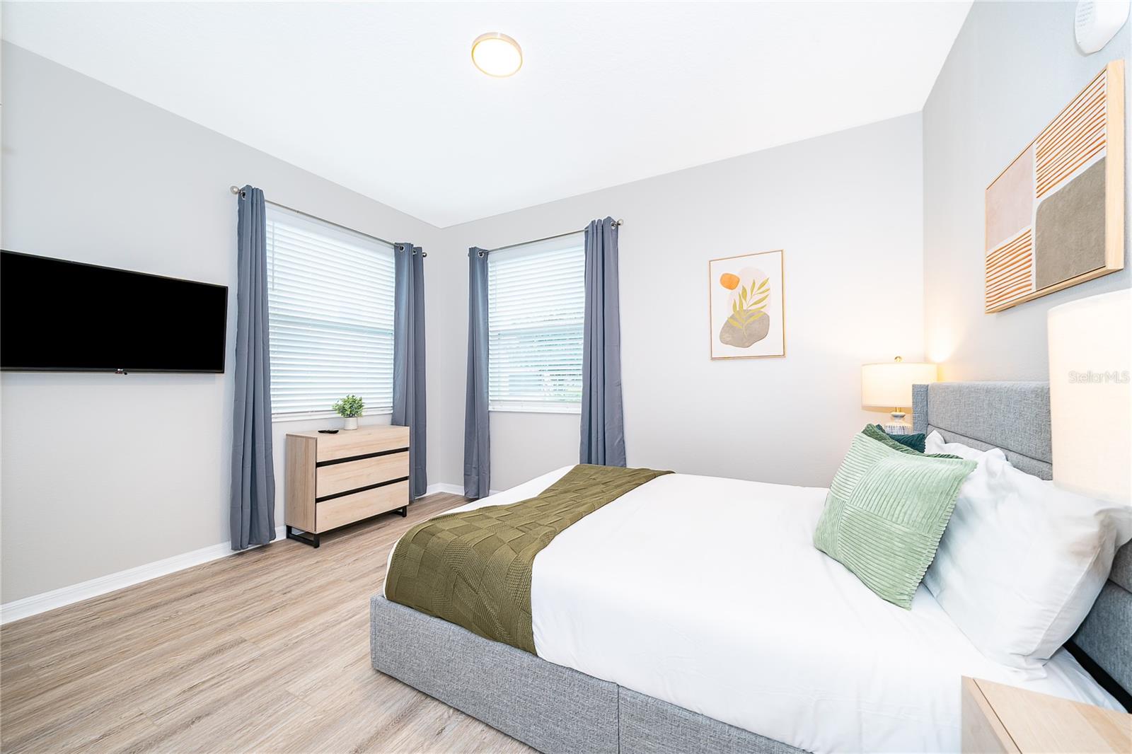 Image 5 of 30 For 3131 Paradox Circle 108