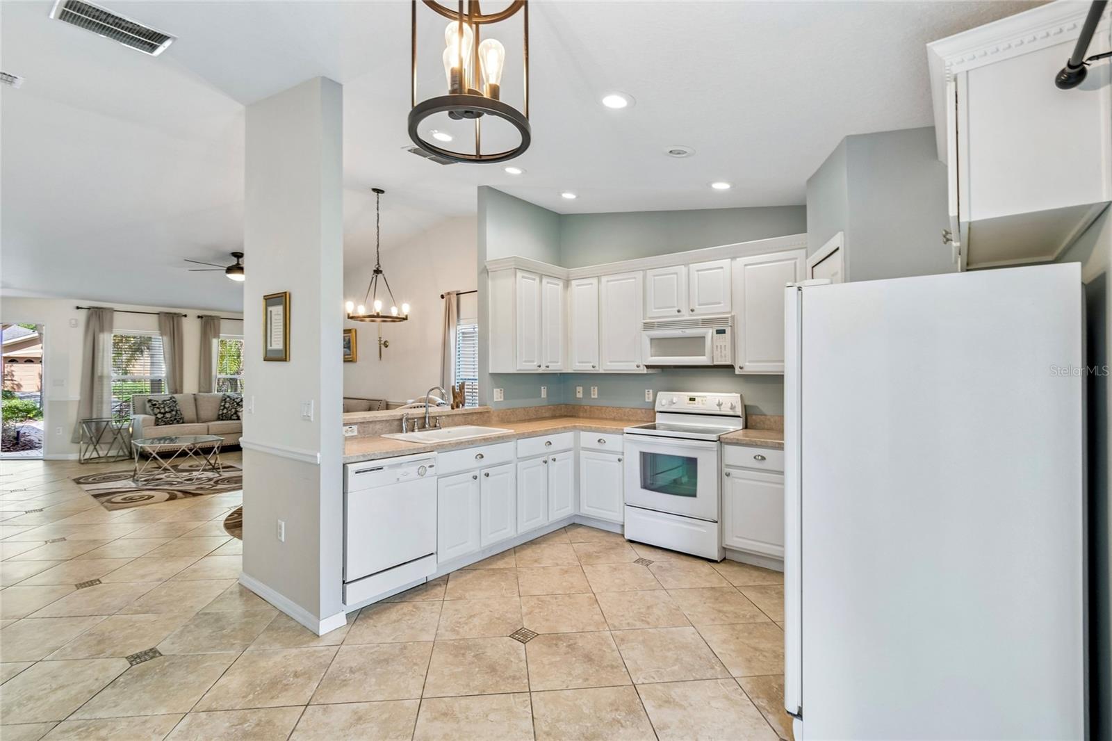 Image 10 of 41 For 213 Grand Canal Dr