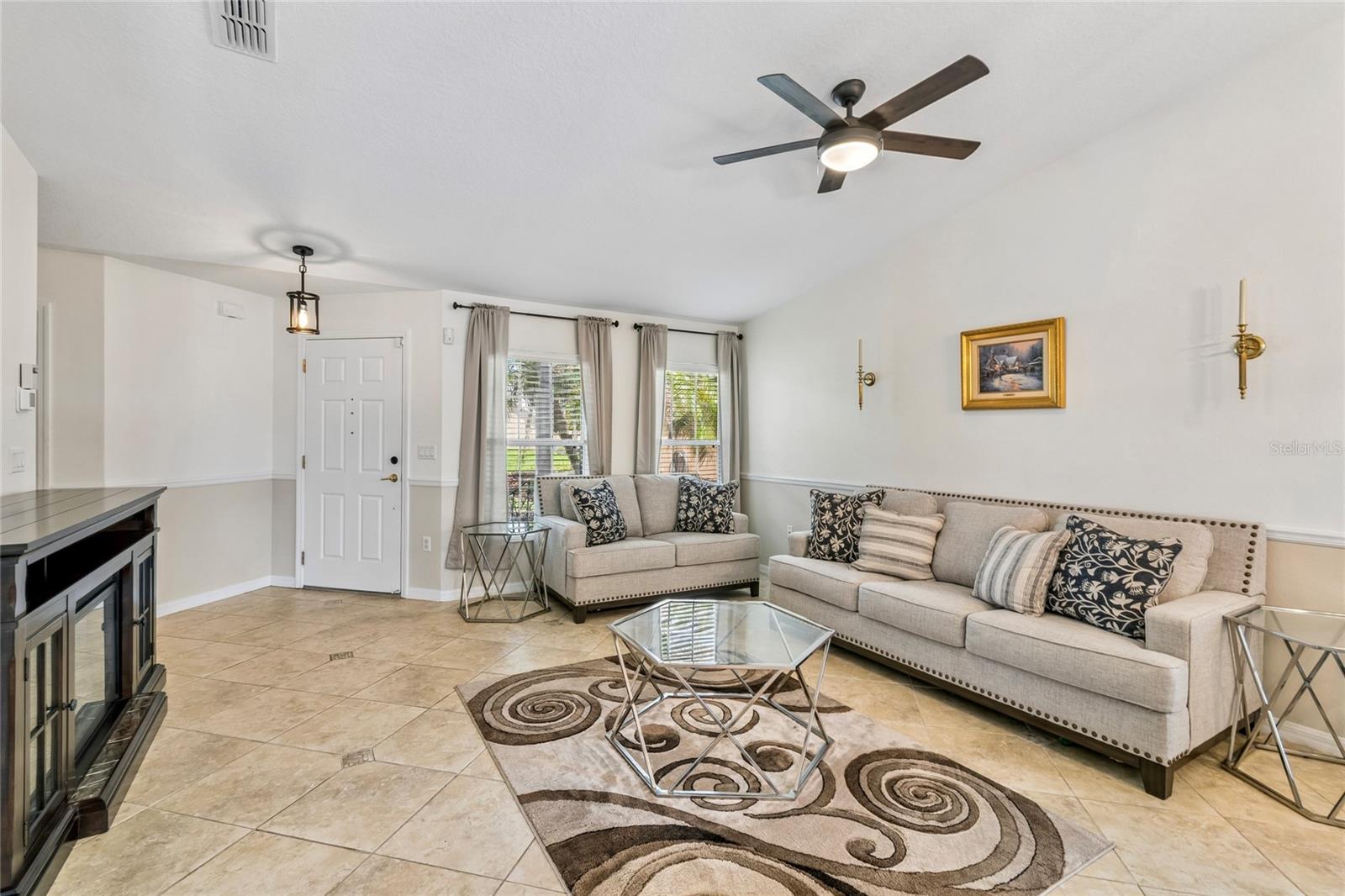 Image 6 of 41 For 213 Grand Canal Dr