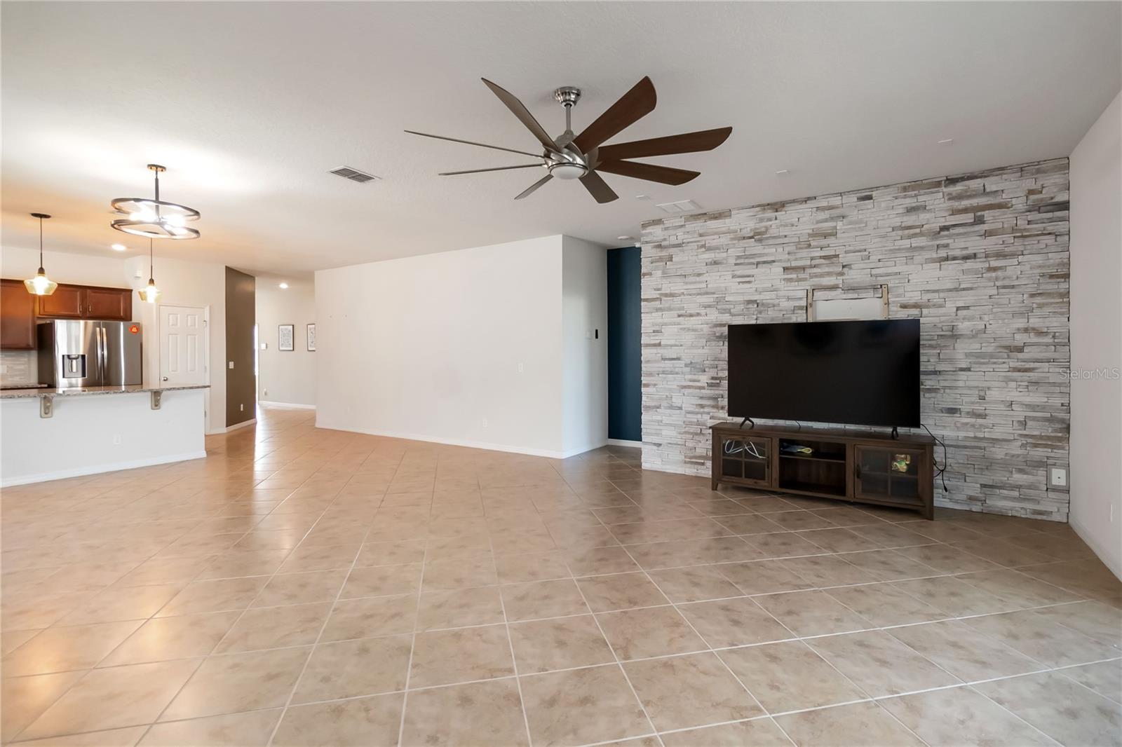 Image 14 of 47 For 2196 Bur Oak Boulevard