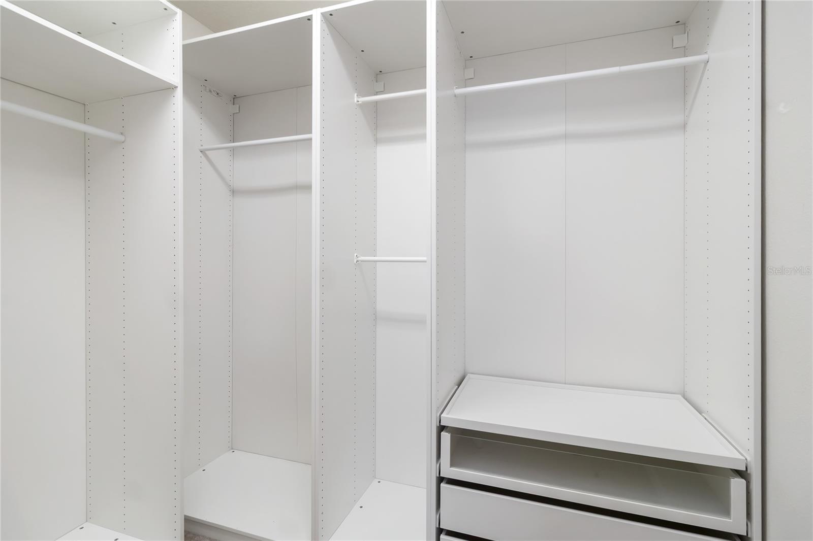 Image 23 of 47 For 2196 Bur Oak Boulevard