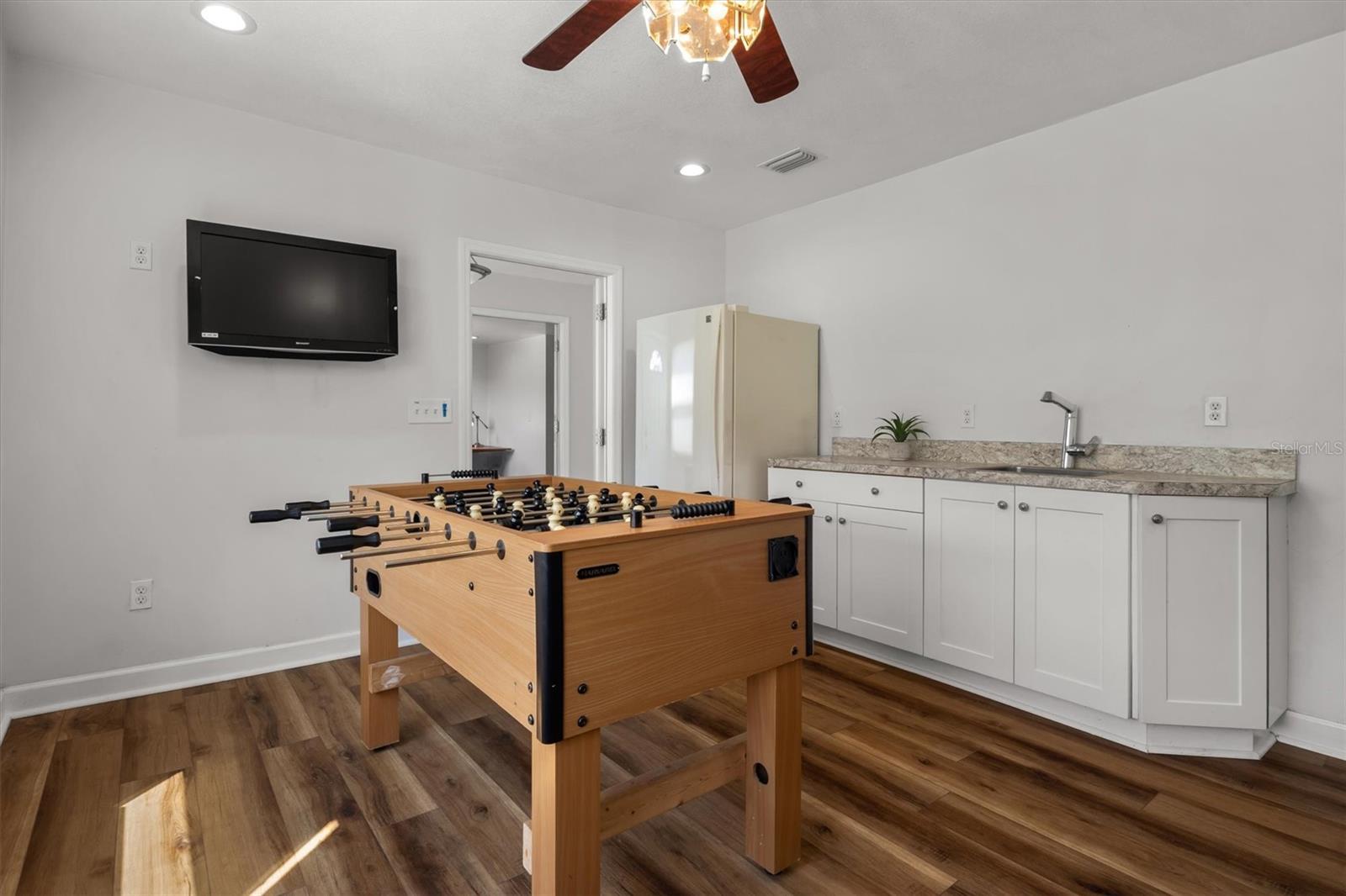 Image 16 of 49 For 900 Lake Jessie Drive