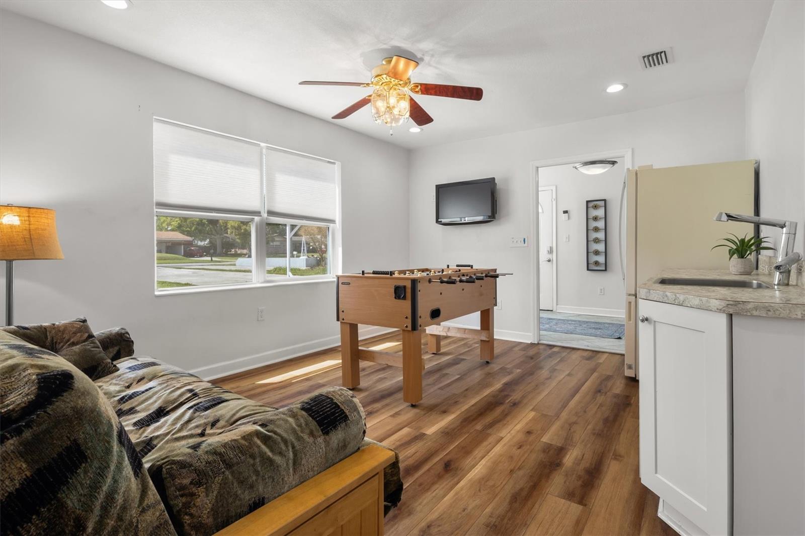 Image 17 of 49 For 900 Lake Jessie Drive