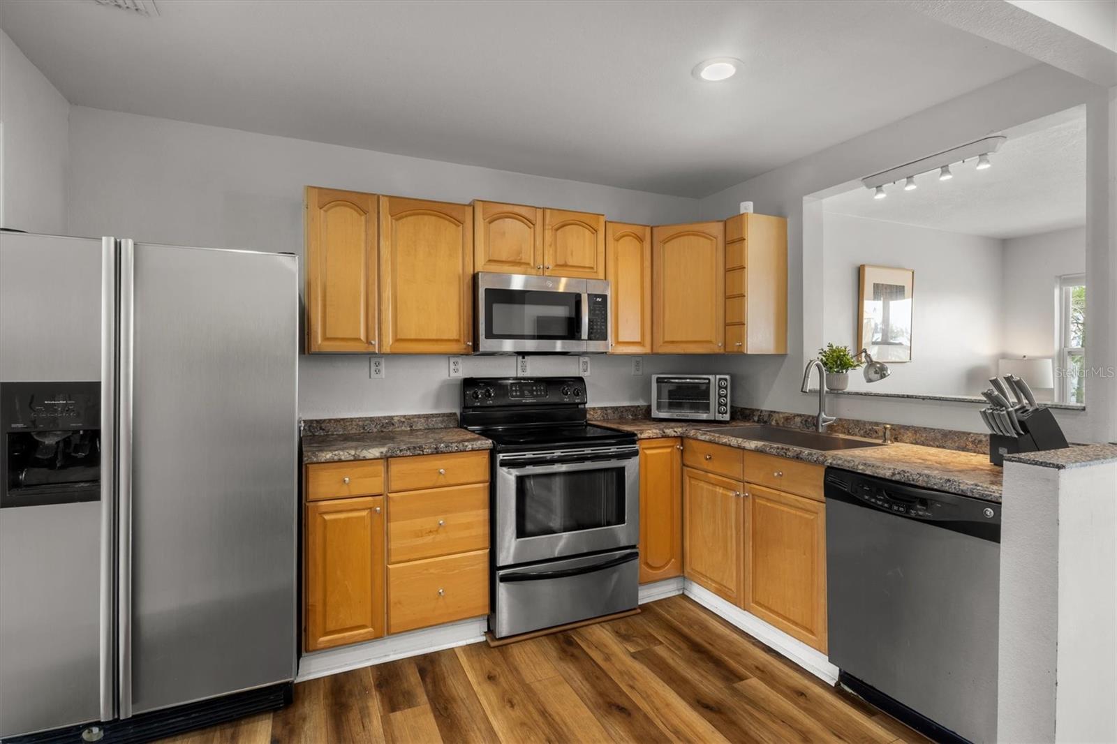 Image 18 of 49 For 900 Lake Jessie Drive