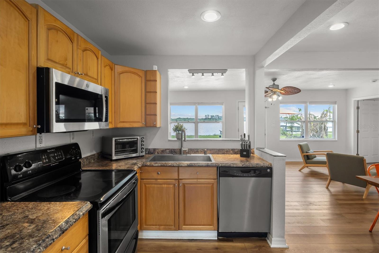 Image 19 of 49 For 900 Lake Jessie Drive