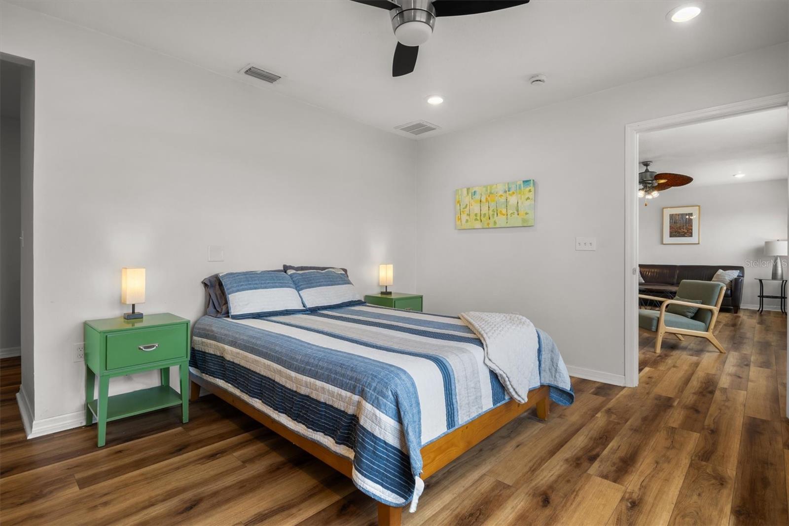 Image 24 of 49 For 900 Lake Jessie Drive