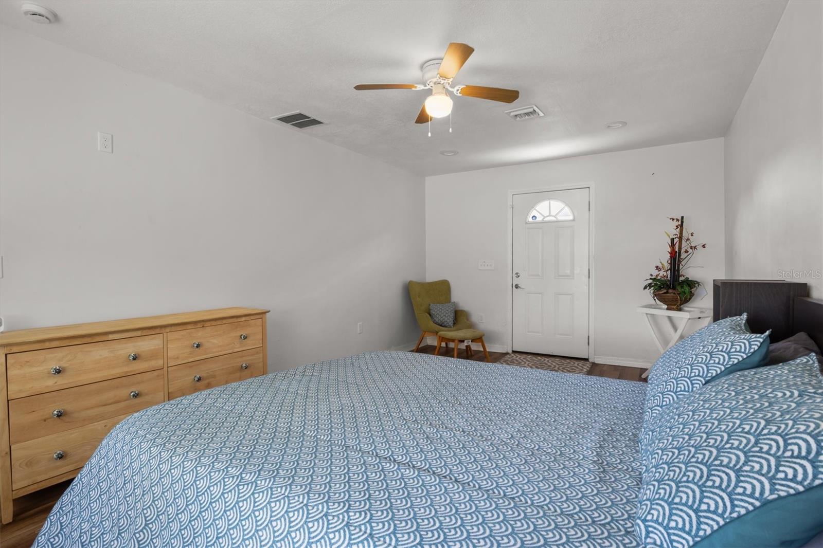 Image 27 of 49 For 900 Lake Jessie Drive