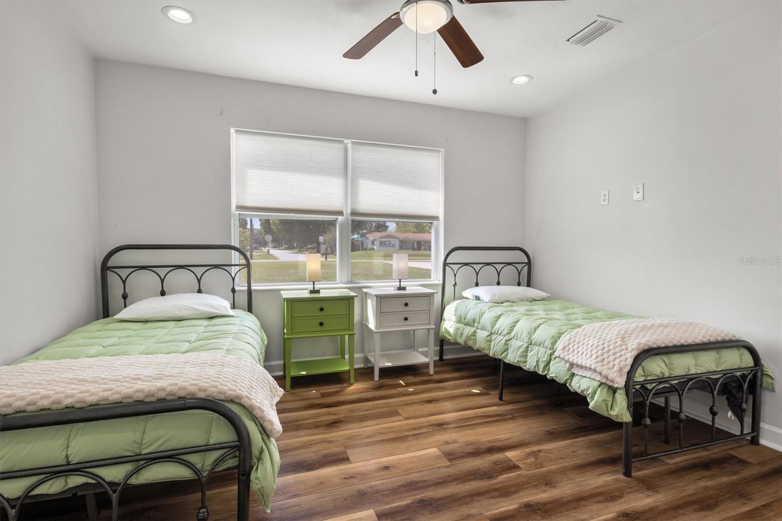 Image 29 of 49 For 900 Lake Jessie Drive