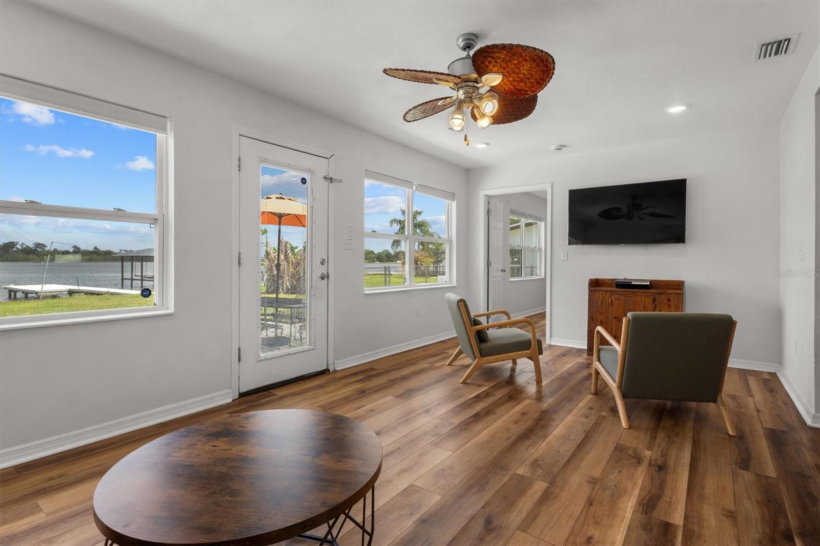 Image 3 of 49 For 900 Lake Jessie Drive