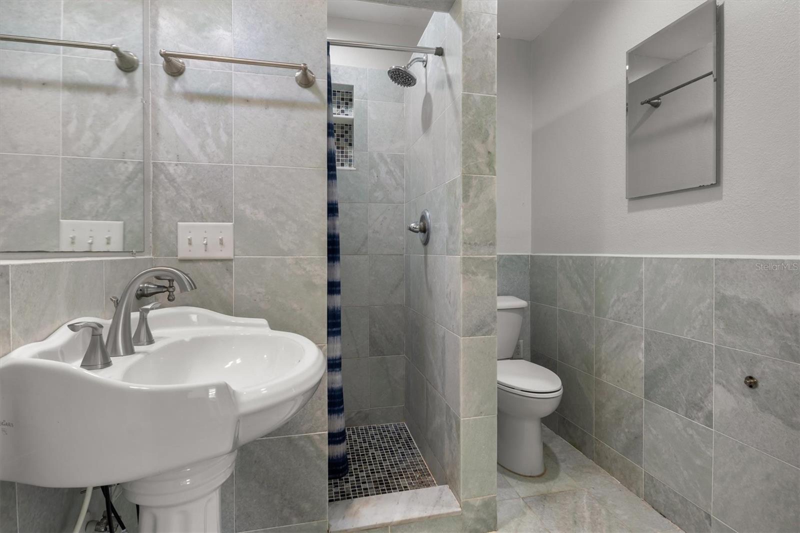 Image 33 of 49 For 900 Lake Jessie Drive