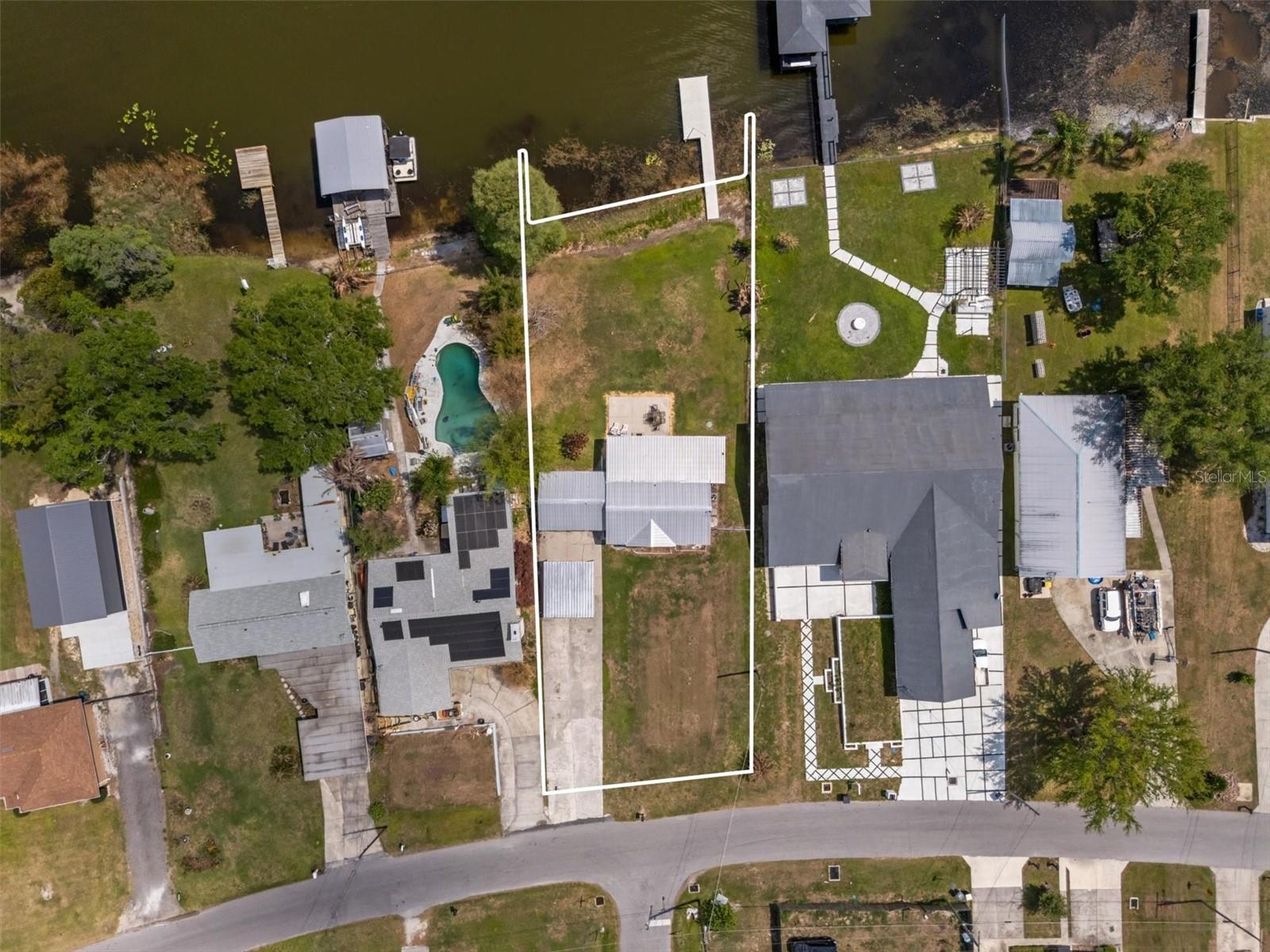 Image 42 of 49 For 900 Lake Jessie Drive