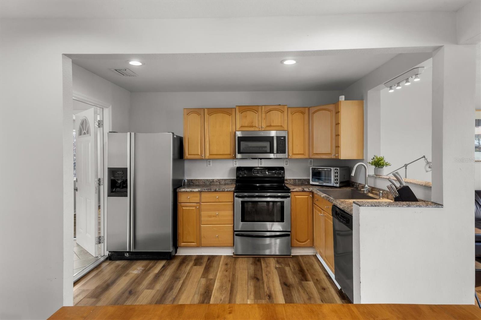 Image 5 of 49 For 900 Lake Jessie Drive