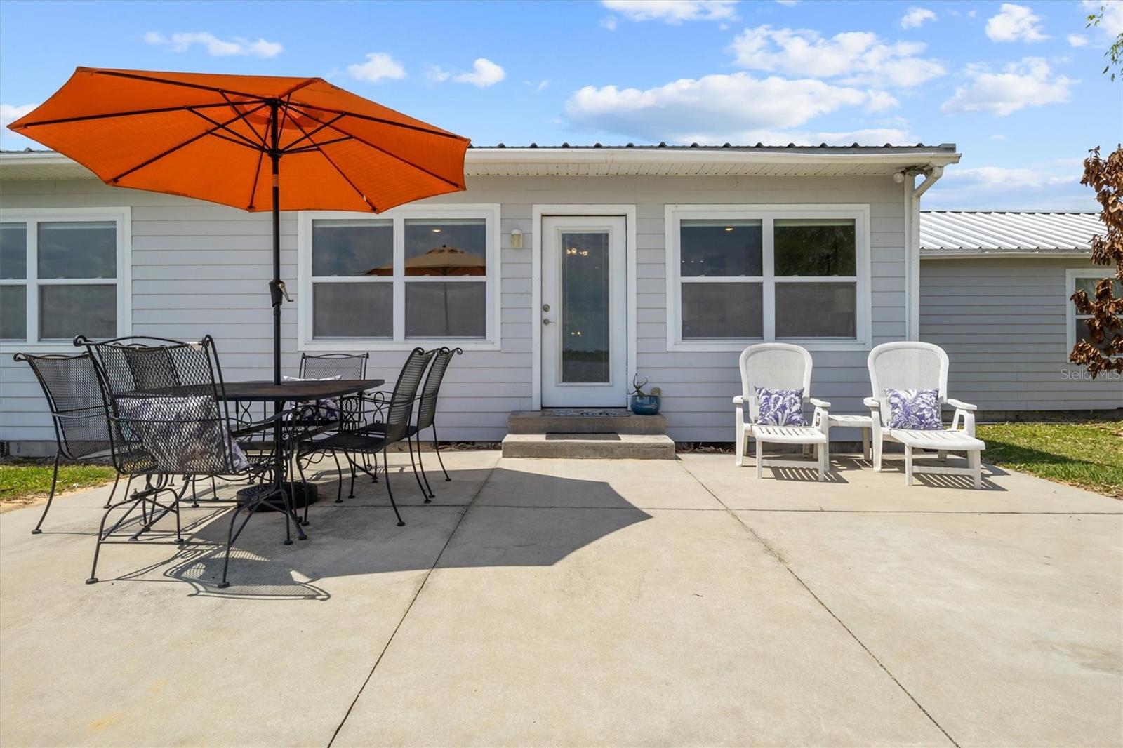 Image 9 of 49 For 900 Lake Jessie Drive