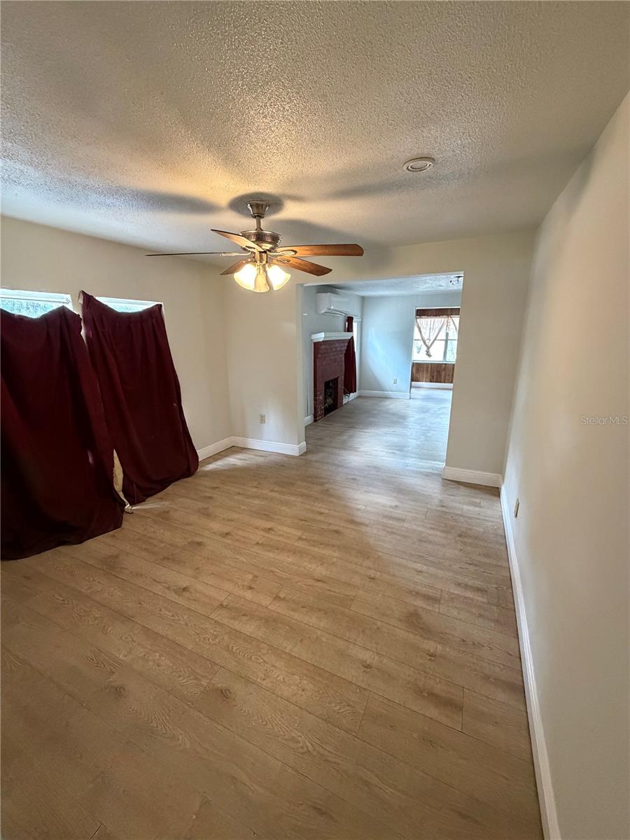 Listing photo id 9 for 443 Mcfall Avenue