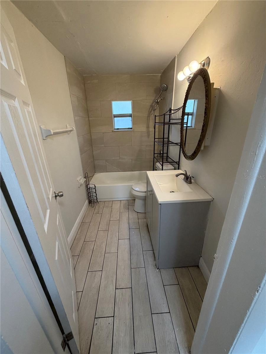 Listing photo id 19 for 443 Mcfall Avenue