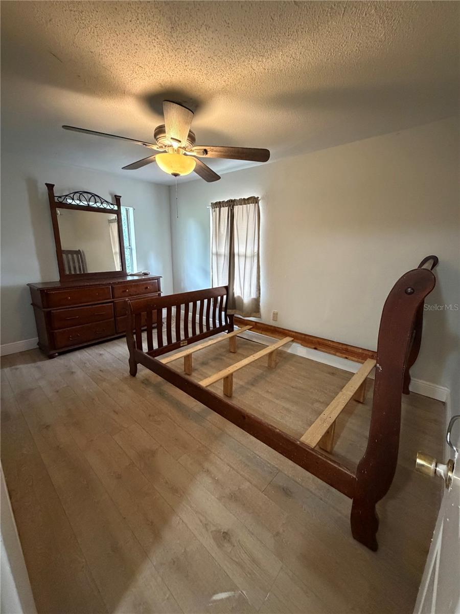 Listing photo id 22 for 443 Mcfall Avenue