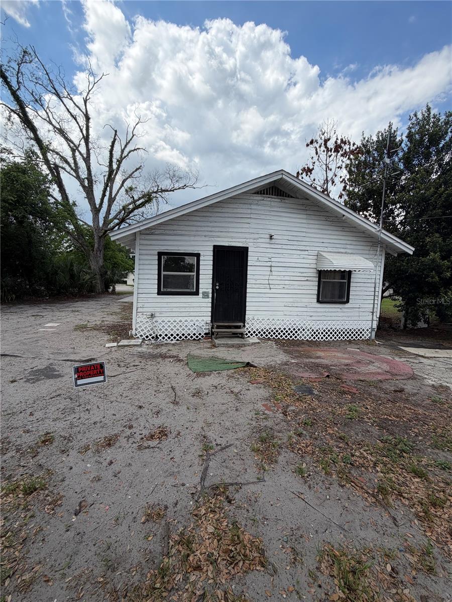 Listing photo id 26 for 443 Mcfall Avenue