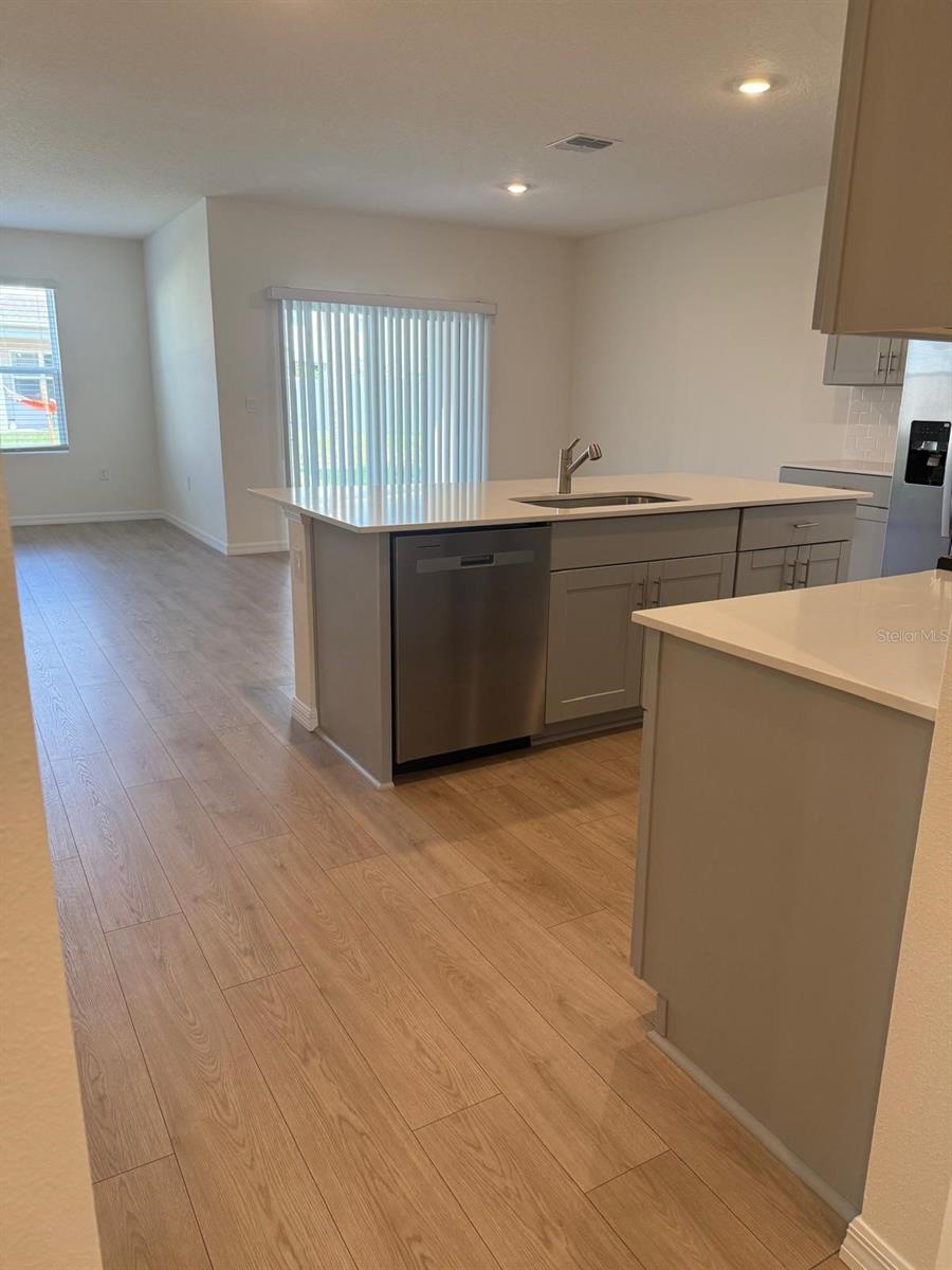 Image 10 of 29 For 299 Conway Avenue