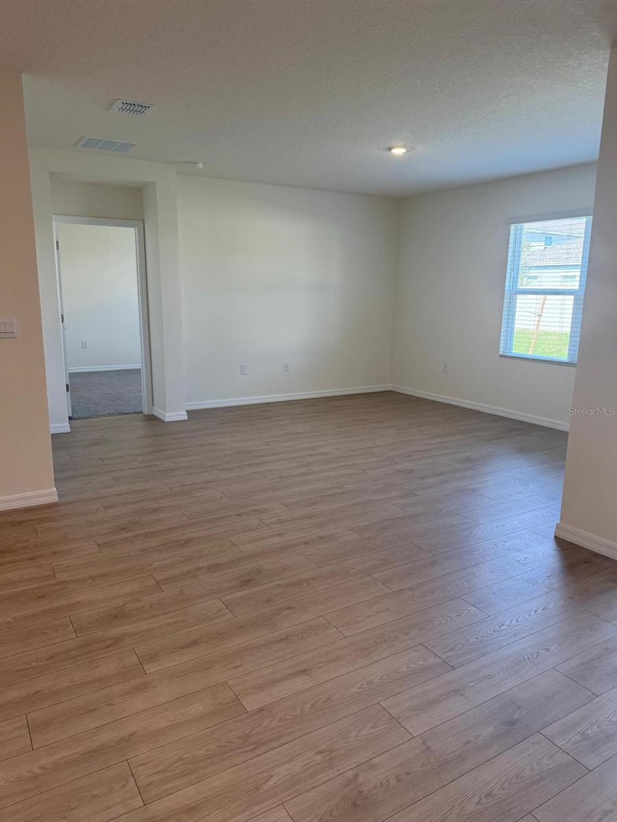 Image 13 of 29 For 299 Conway Avenue