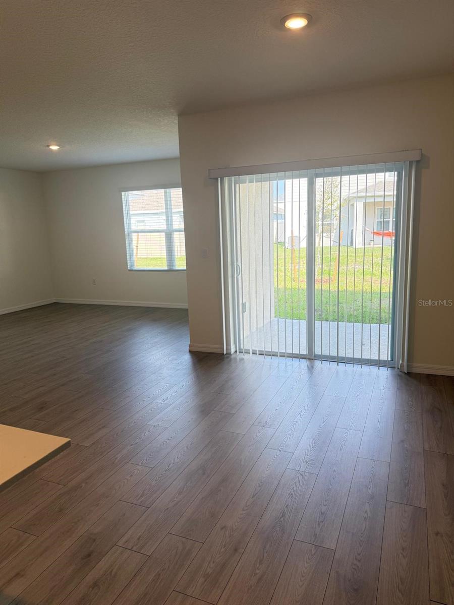 Image 14 of 29 For 299 Conway Avenue