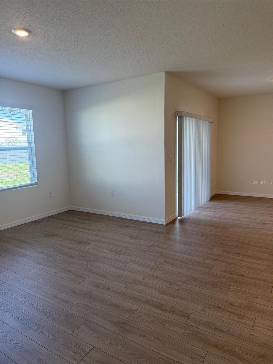 Image 15 of 29 For 299 Conway Avenue