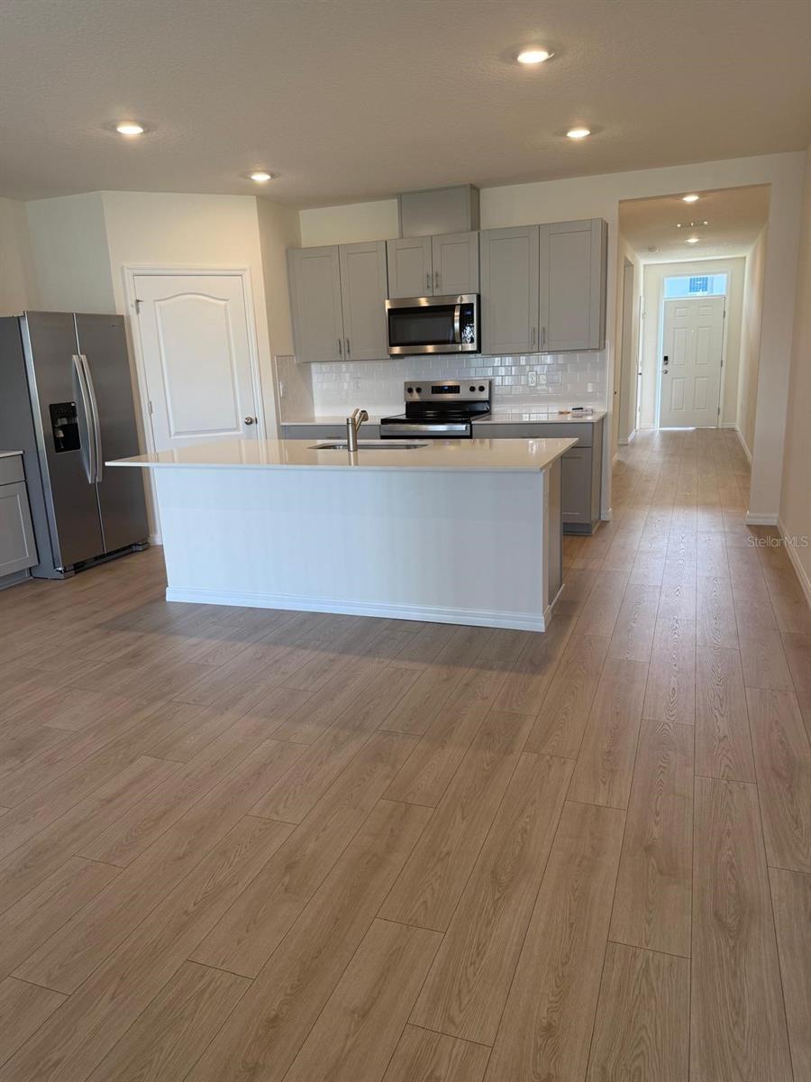 Image 6 of 29 For 299 Conway Avenue