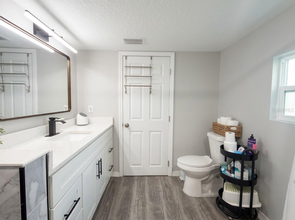 Image 19 of 29 For 1611 Salmon Street