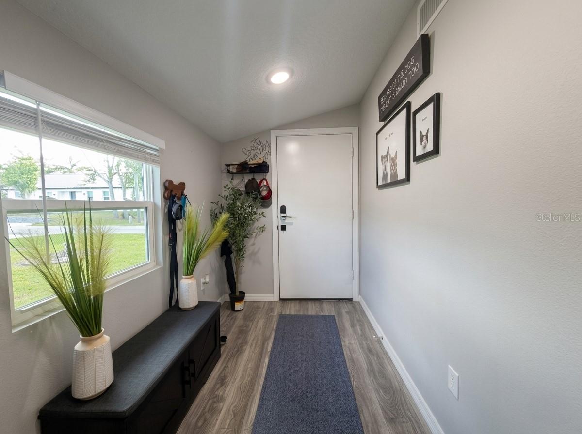 Image 7 of 29 For 1611 Salmon Street