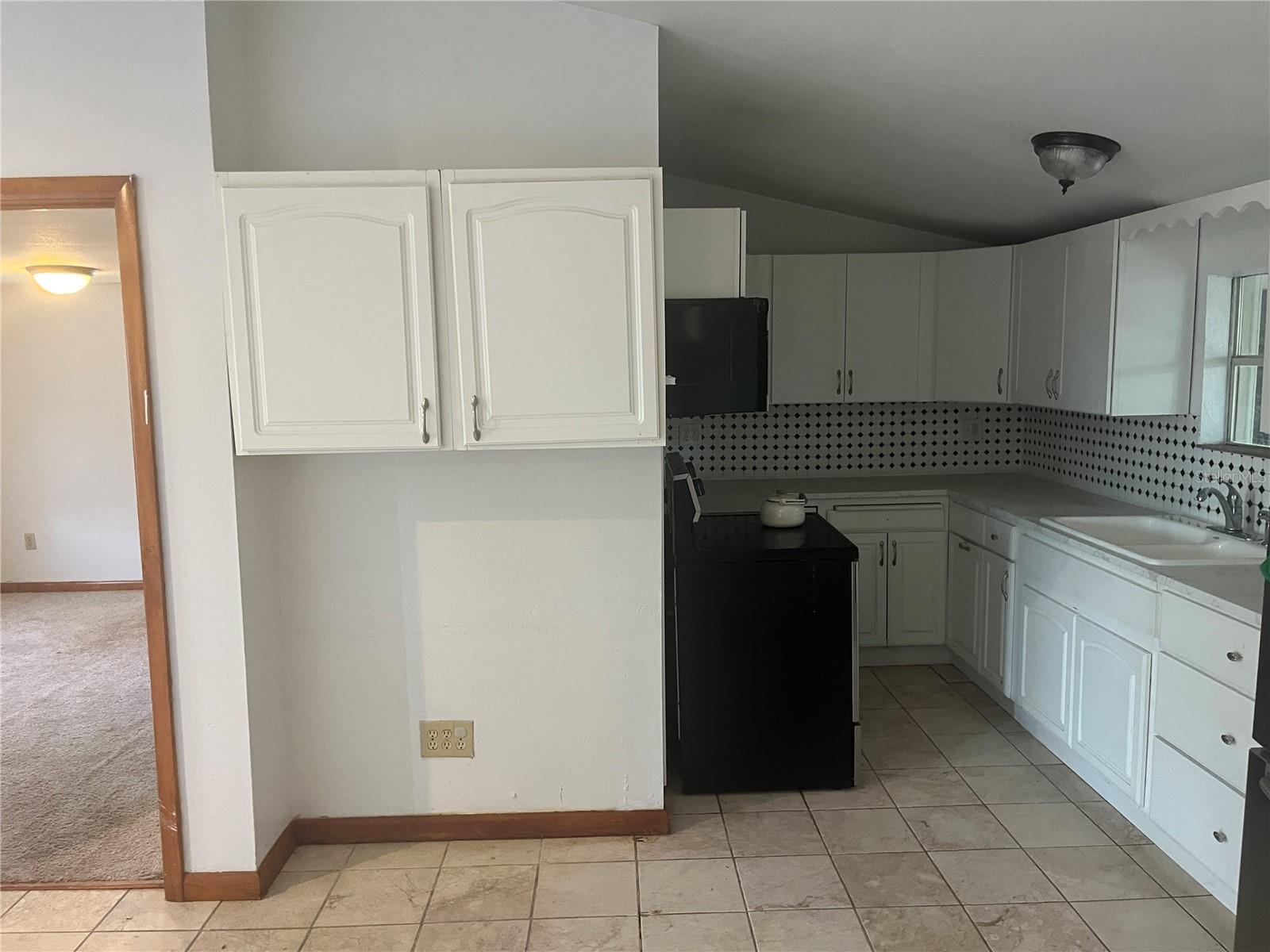 Image 14 of 35 For 142 Winston Avenue