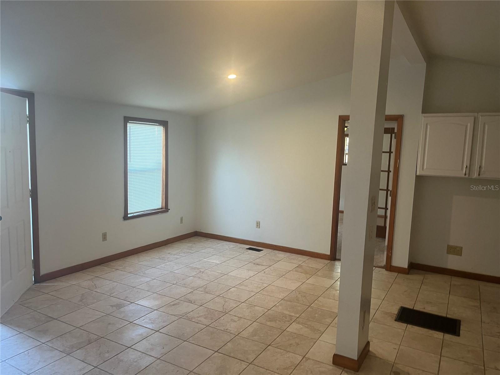 Image 21 of 35 For 142 Winston Avenue