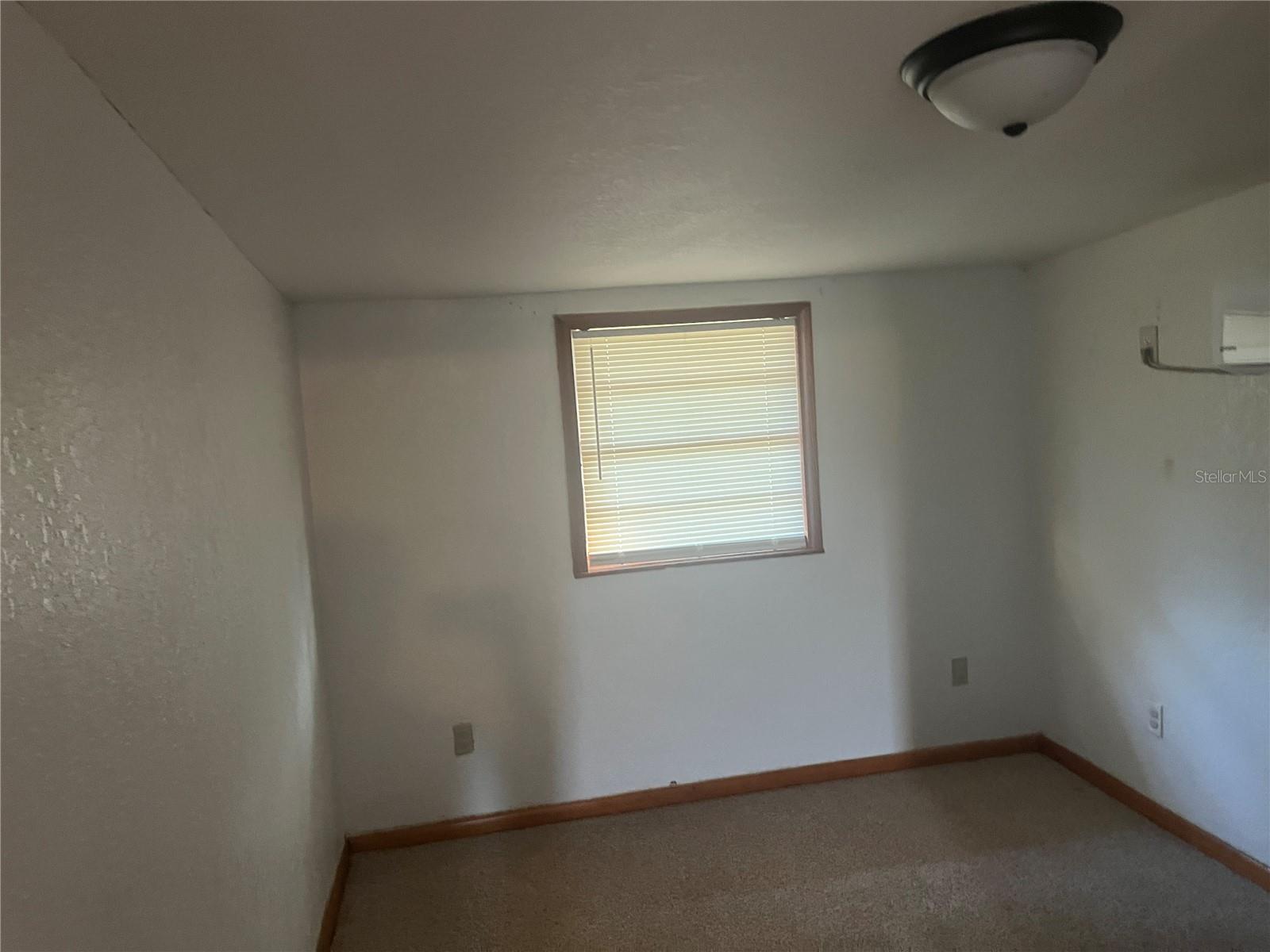 Image 27 of 35 For 142 Winston Avenue