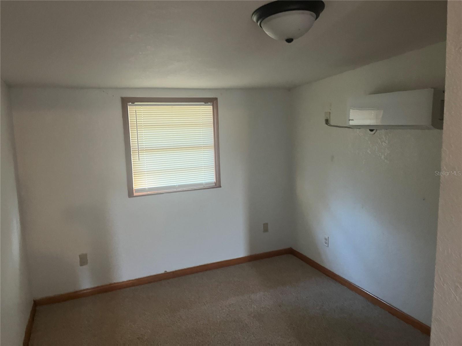 Image 28 of 35 For 142 Winston Avenue