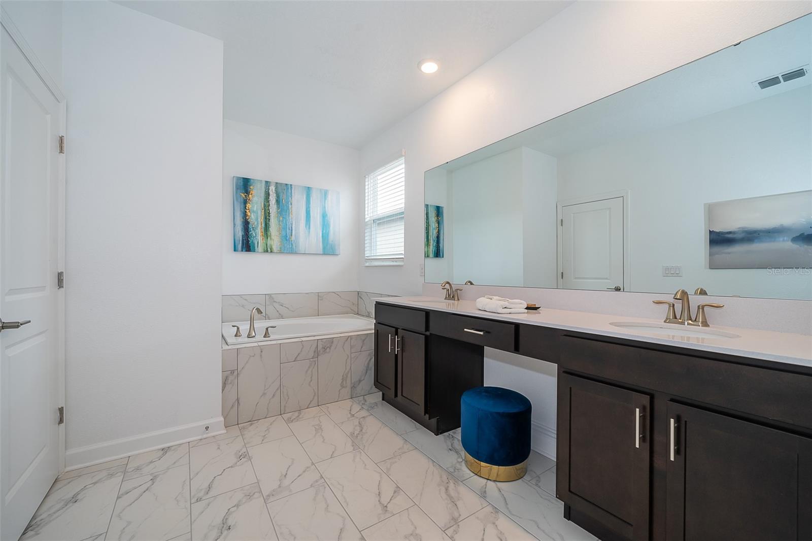 Image 20 of 36 For 4156 Paragraph Drive