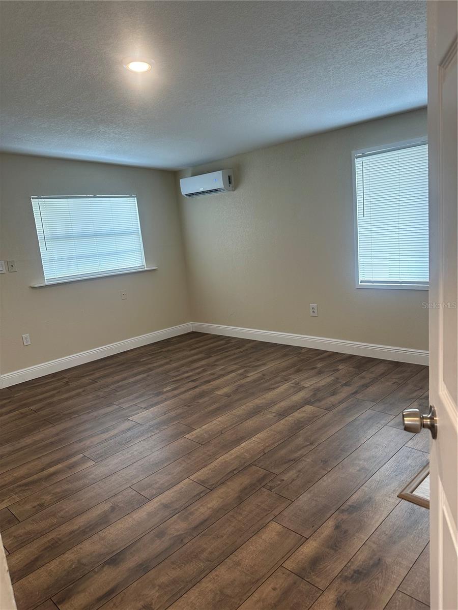 Image 12 of 34 For 1915 Jersey Avenue