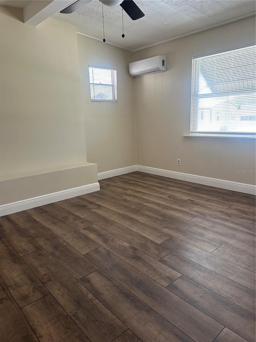 Image 13 of 34 For 1915 Jersey Avenue