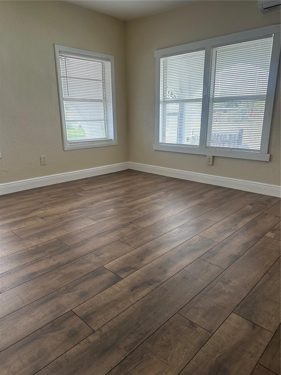 Image 14 of 34 For 1915 Jersey Avenue