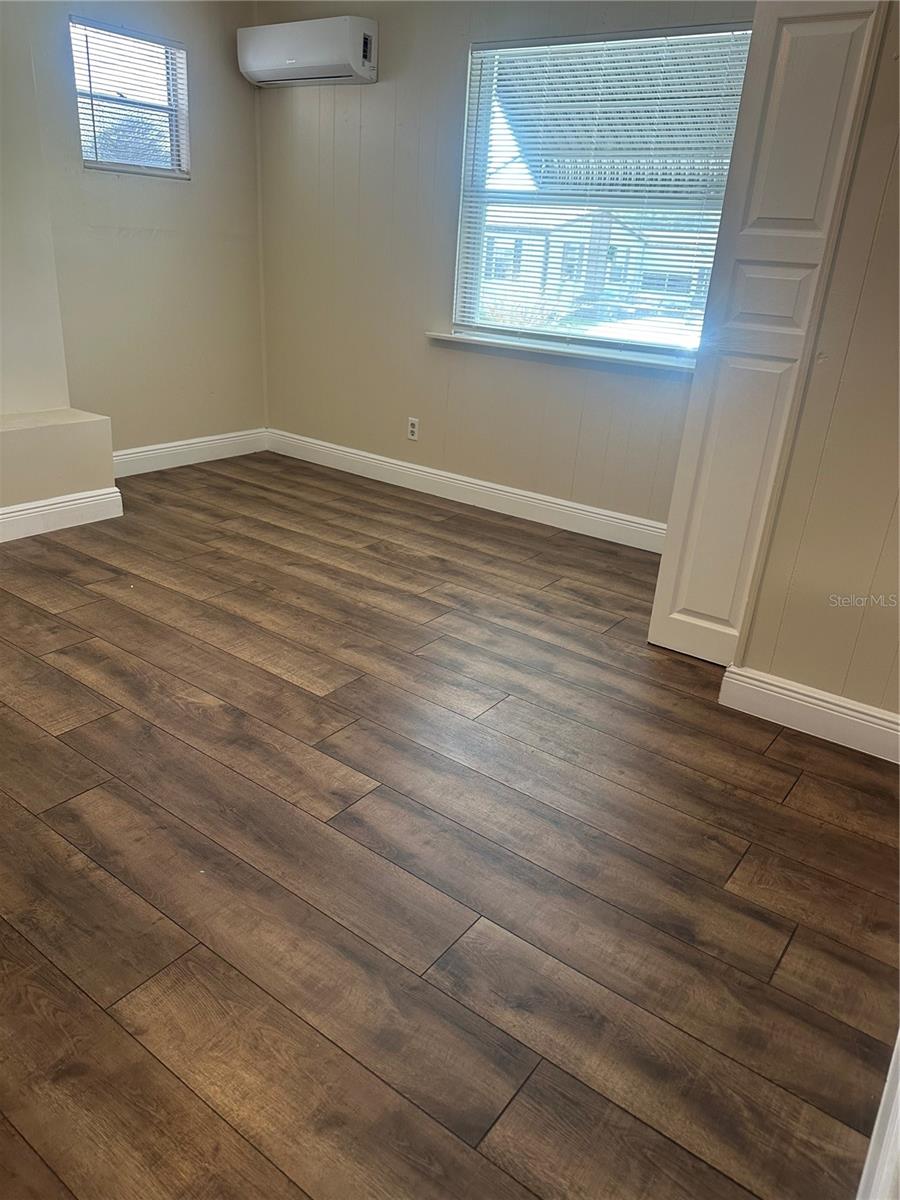 Image 17 of 34 For 1915 Jersey Avenue