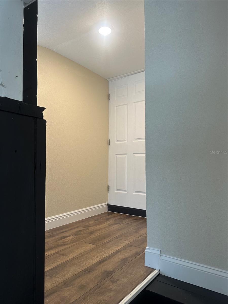 Image 24 of 34 For 1915 Jersey Avenue