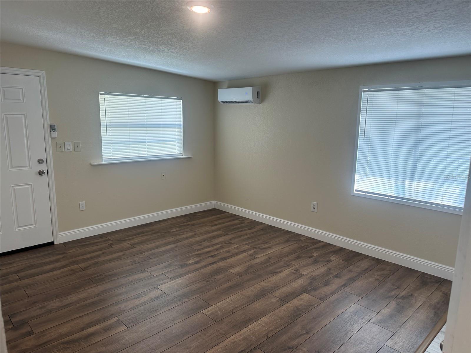 Image 7 of 34 For 1915 Jersey Avenue