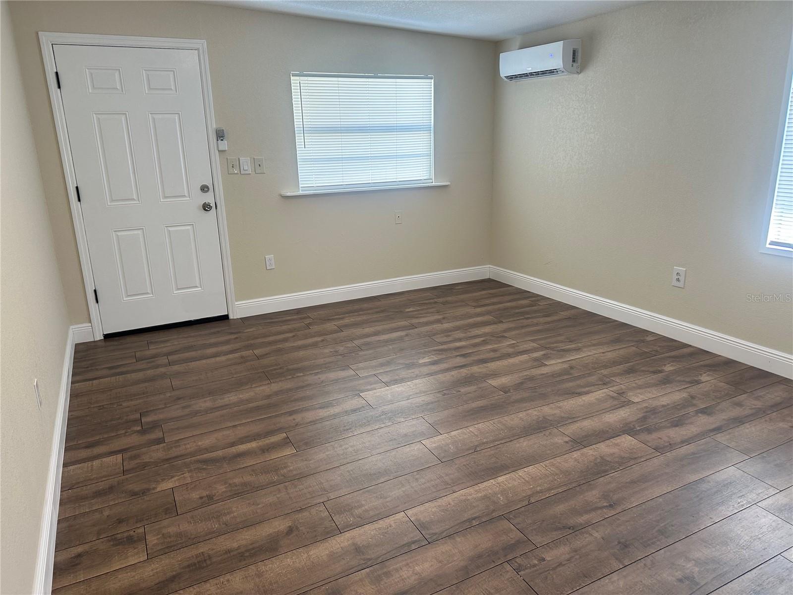 Image 9 of 34 For 1915 Jersey Avenue