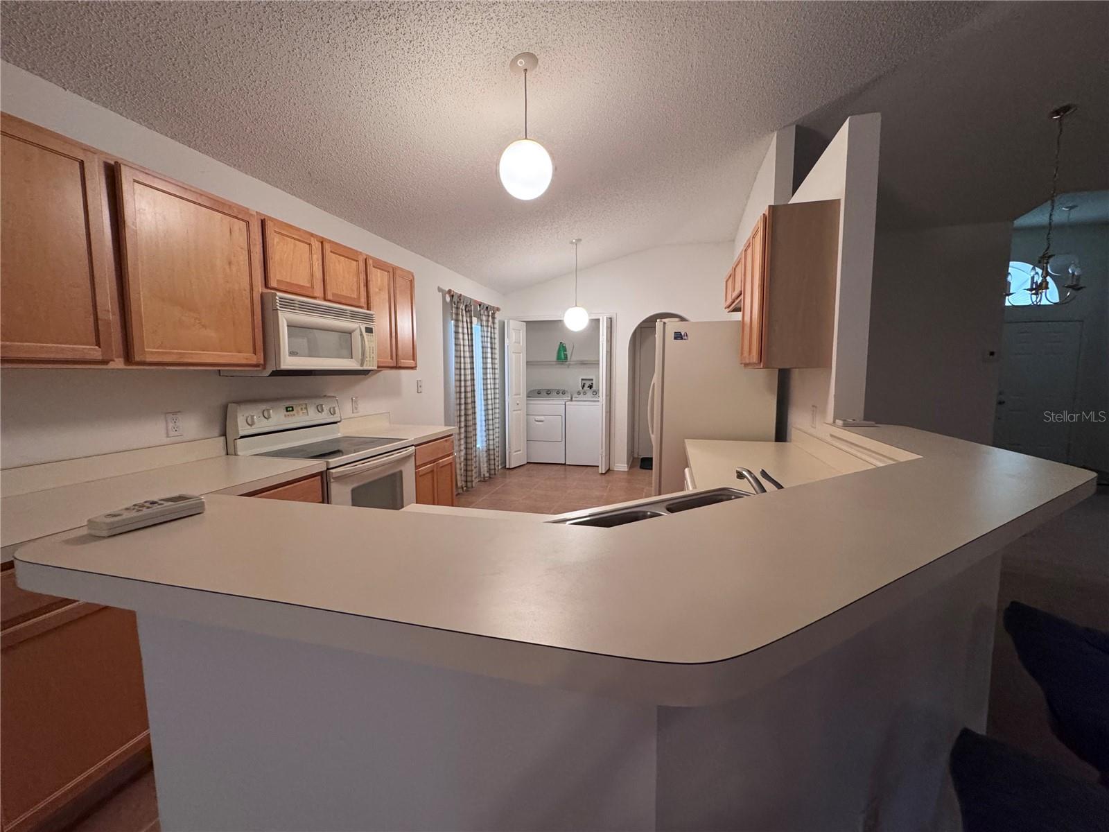 Image 4 of 28 For 273 Curtis Avenue