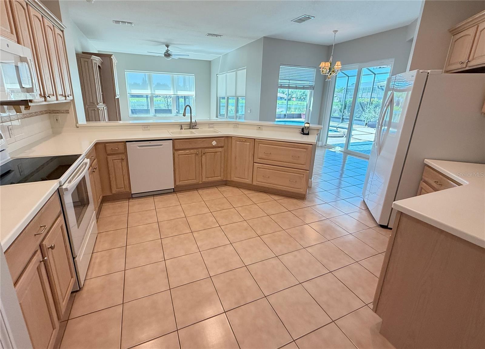 Image 16 of 83 For 825 Glendora Road