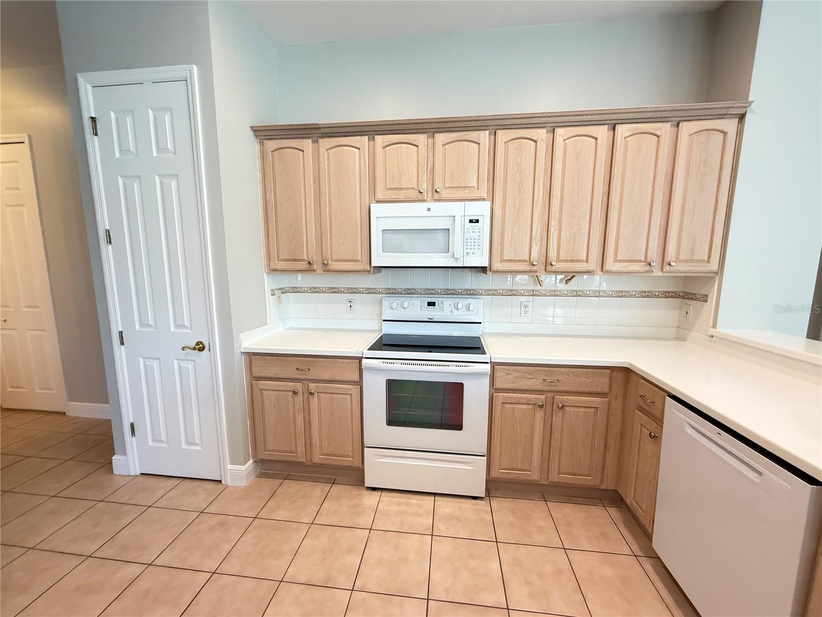 Image 18 of 83 For 825 Glendora Road