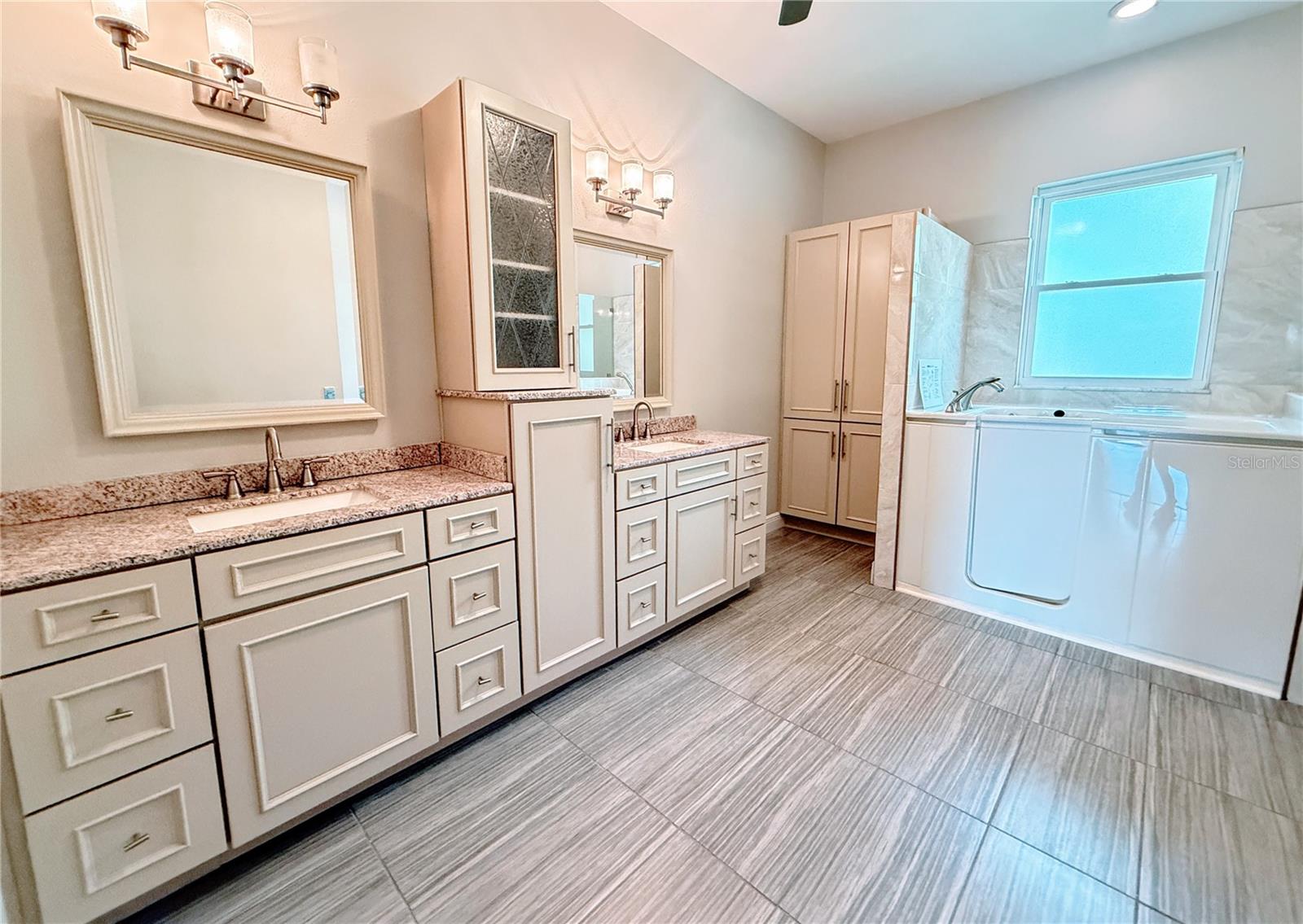 Image 31 of 83 For 825 Glendora Road