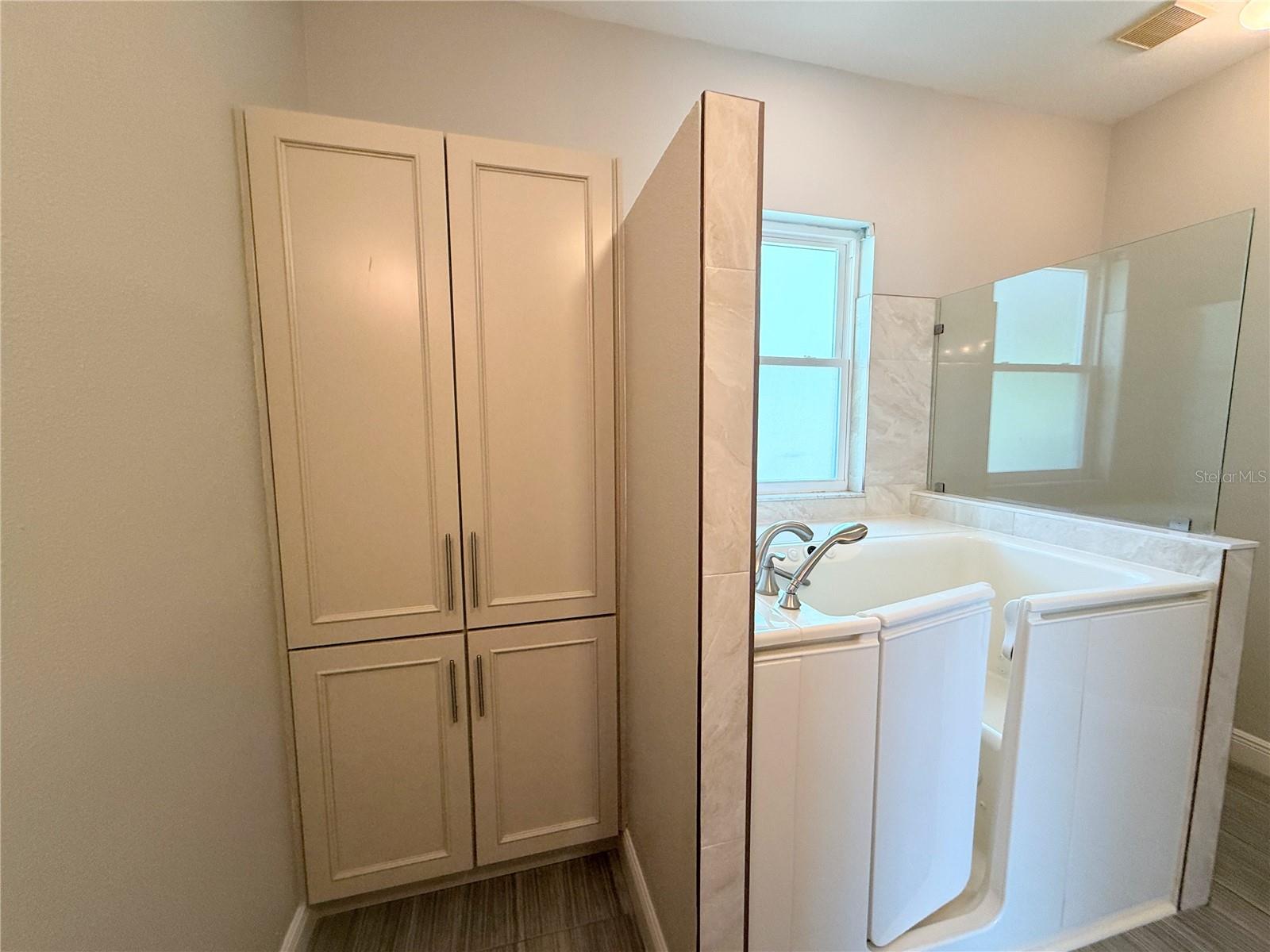 Image 32 of 83 For 825 Glendora Road