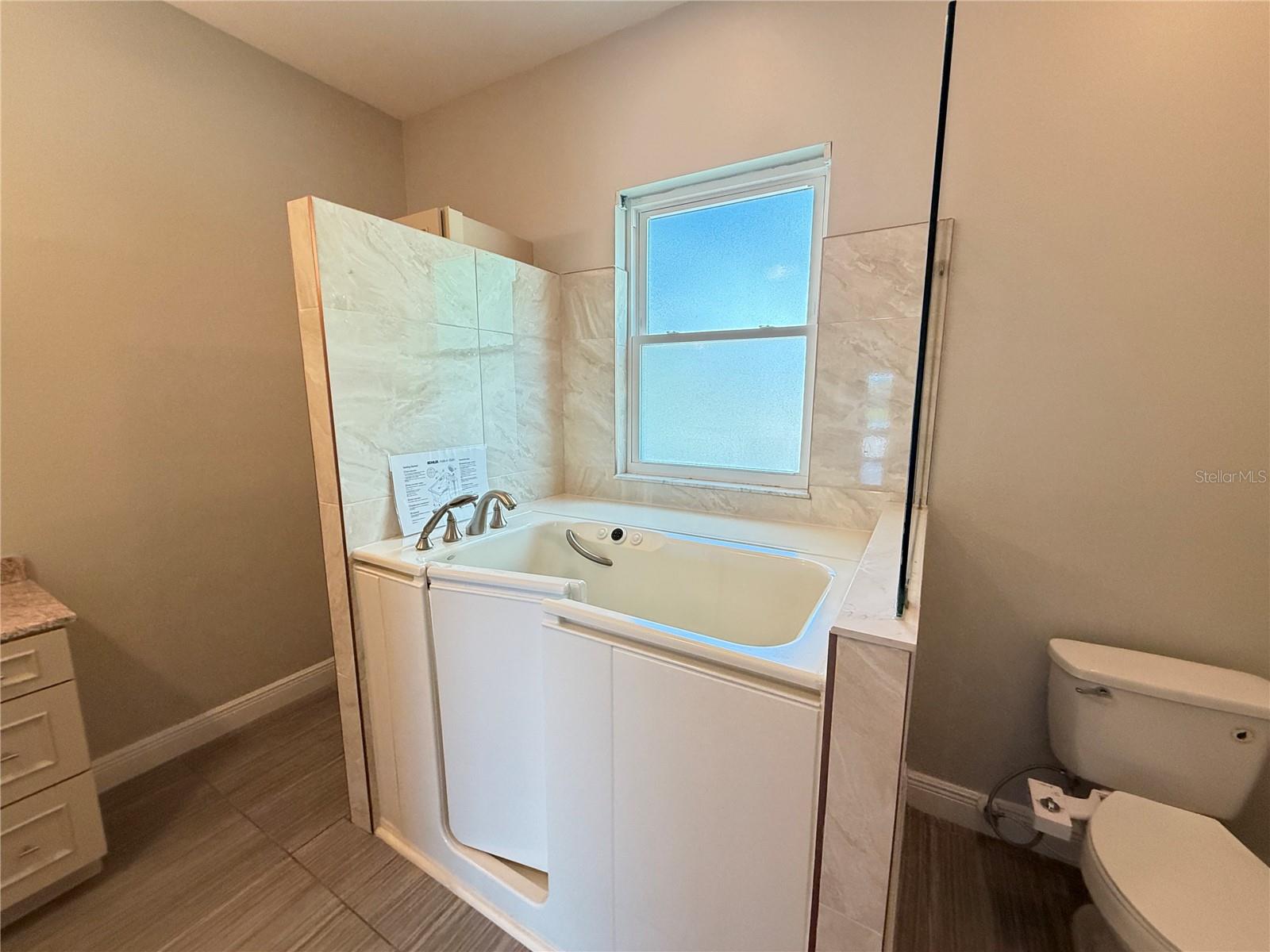 Image 34 of 83 For 825 Glendora Road