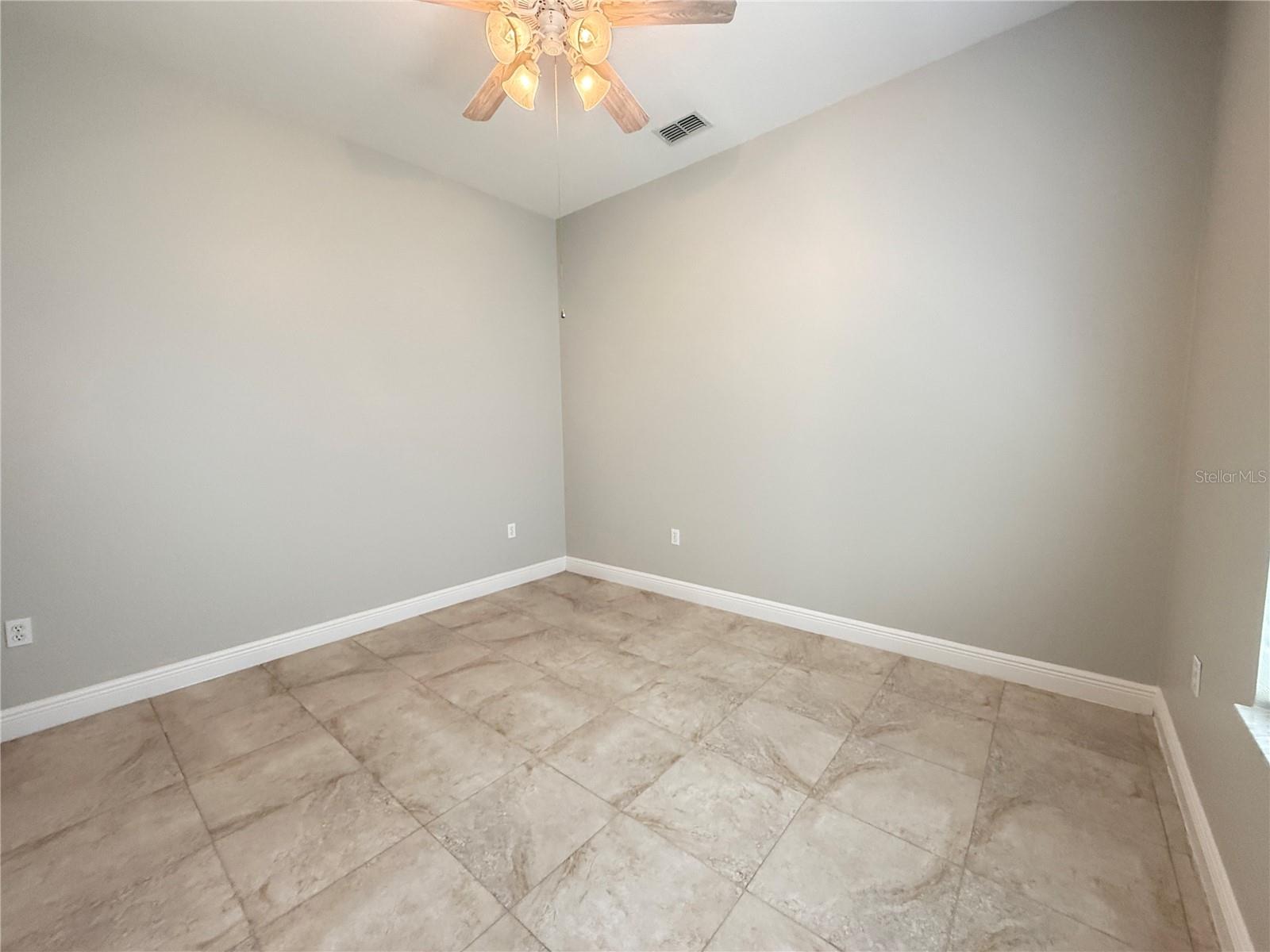 Image 43 of 83 For 825 Glendora Road