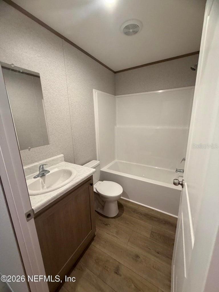 Image 12 of 23 For 213 Milton Avenue