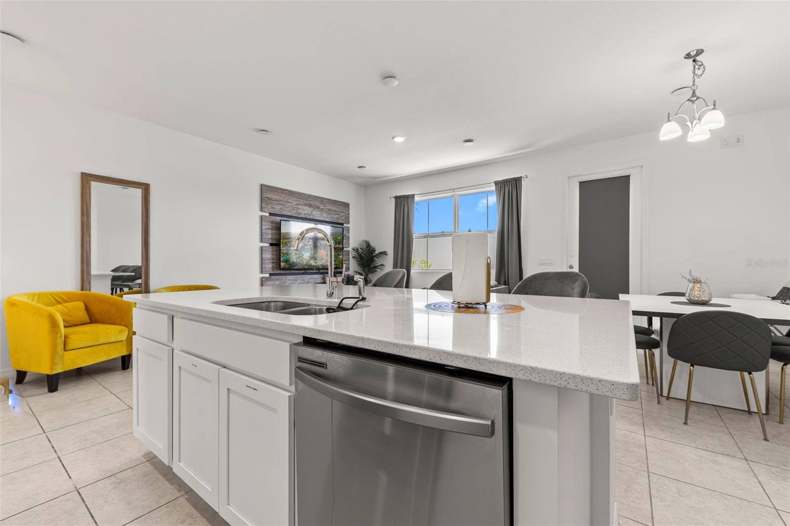 Image 3 of 38 For 835 Longboat Drive