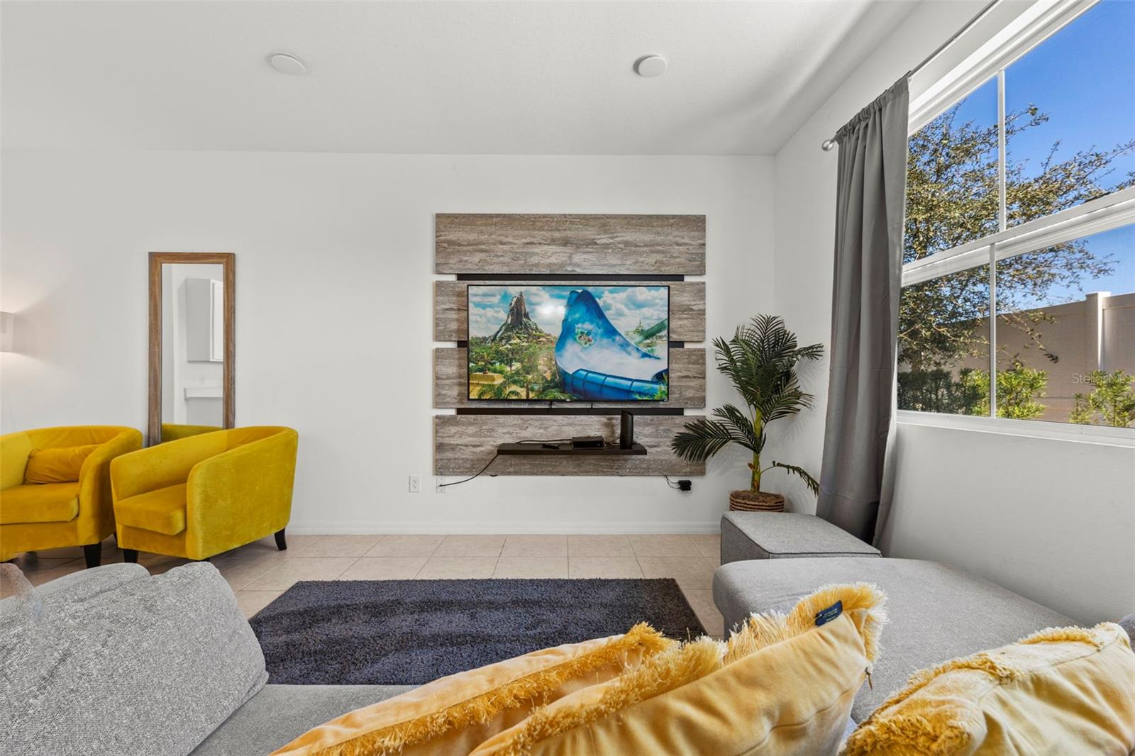 Image 8 of 38 For 835 Longboat Drive